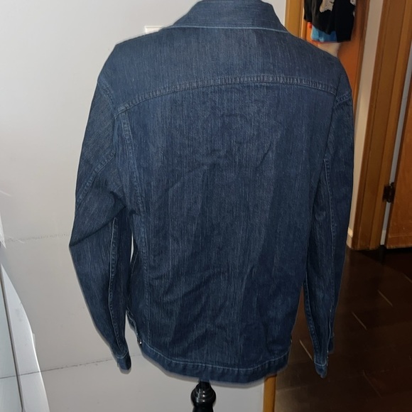 OAK + FORT woman’s jeans jacket size Large.  Excellent condition.  Black buttons - Picture 4 of 6